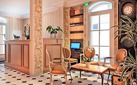 Hotel Romance Malesherbes By Patrick Hayat